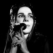 2016_PJHarveyPrimavera_ChristineGoodwin_060616-1-920x610.jpg