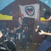 2003.03.01 Budapest/Simon's	Nesze, Hátsó Szándék