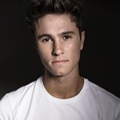 michaelronda_44619054_542795669481213_3704029736875776637_n.jpg