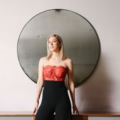 398ef0d645f9991bc32f0f6b035b_1194069-et-iliza-shlesinger-21.jpgr.jpg