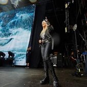  Amon Amarth Feat. Doro Pesch