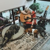 elis y doggies.jpg