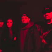 агресивно-червоні ПершоЗдохлі