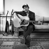 Gregory Alan Isakov, photographer unknown, source: oktoberpromotion.com