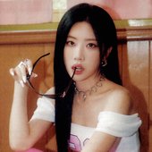 KIM LIP - VERSION UP.jpg