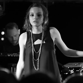 Chvrches live 2012