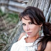 Mickie James Headshot