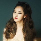 Girls-Generation-Lion-heart-2nd-set-yuri.jpg