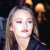  vanessa-paradis-best-moments.png