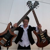 guitar v bass