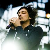 León Larregui