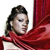 terri_green_in_red_1040.jpg