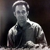 Steve Reich with a phase shifting pulse gate at the Whitney Museum of American Art. © 1969 Richard Landry.