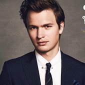 Ansel Elgort 