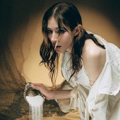 Caroline Polachek photographed by Nedda Afsari