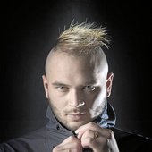 Photos-Jul-Le-Marseillais-qui-bouscule-le-business-du-rap.jpg