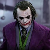 dc-comics-the-dark-knight-the-joker-quarter-scale-hot-toys-903126-05.jpg