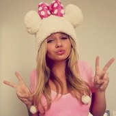  Alli Simpson