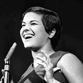 elis-regina-Acervo-UH-Folhapress-web.jpg