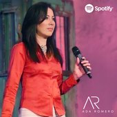 Foto Cantando en vivo 3.jpg