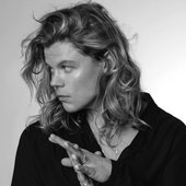 Conrad-Sewell-2018-cr-Jakub-Koziel-billboard-1548.jpg