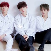 Minhyun-Nell-sungwoon-wanna-one-yoon-ji-sung-hwang-min-hyun-ha-sung-woon.jpg
