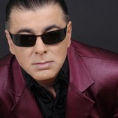 Aki Rahimovski - Lead vocalist and frontman of Parni Valjak 