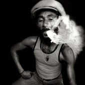 lee-scratch-perry-smoking