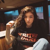 Lorde on tour October 2017 