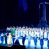 Bayreuth_Chor_Lohengrin2.jpg