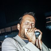 Bruce-Willis-4.jpg