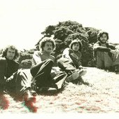 Hojas UY.jpg