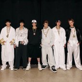 82MAJOR(82메이저) 4TH MINI ALBUM [Trophy]