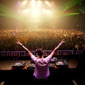 DJ