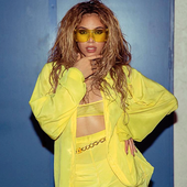 dinah yellow