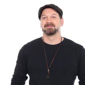varnailaszlo.jpg