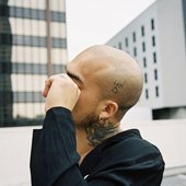 📷