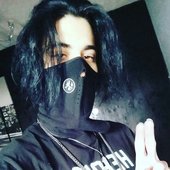 lookira (but in a mask woah :O)