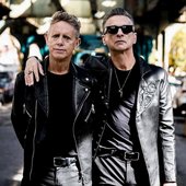 Depeche_Mode_Memento_Mori_Tour_33.jpg
