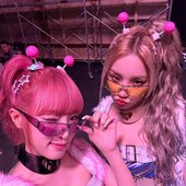 230627-Yena-Instagram-Update-with-Yuqi-documents-4.jpeg