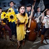 Fanny Lumsden & The Thrillseekers