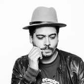 Seth Troxler