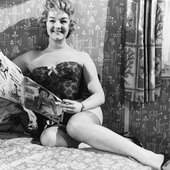joan-sims_u-l-pjt7p30.jpg