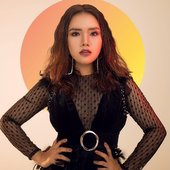 ငွေဇင်လှိုင်း.jpg