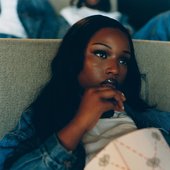 “Il faut connaître les compétences de chaque artiste. J’ai appris autant des jeunes que des grands noms.” Retrouvez l’interview #GQHYPE de @tiakola et plus de photos sur le lien dans la bio.“You have to k (3).jpg