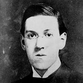 Howard_Phillips_Lovecraft_in_1915.jpg