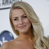 JULIANNE-HOUGH-at-2012-Billboard-Music-Awards-in-Las-Vegas-1.jpg