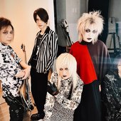 147698-ziz-group-photo.jpg