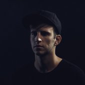 Illenium-Press-Photo-2-1500x1000.jpg