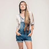 Amélie Hall.png